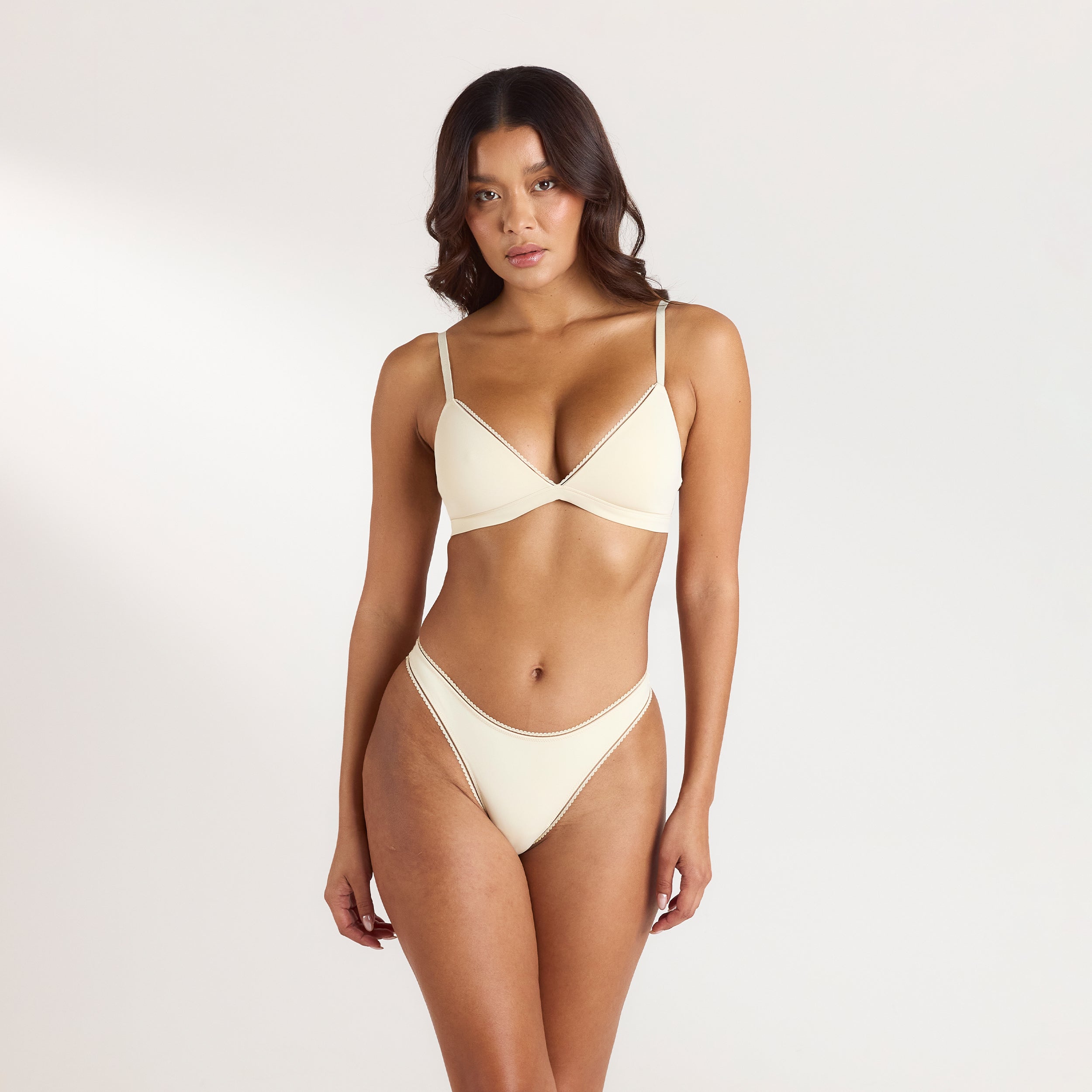 Comfort Triangle Bralette - Milchkaffee alternate
