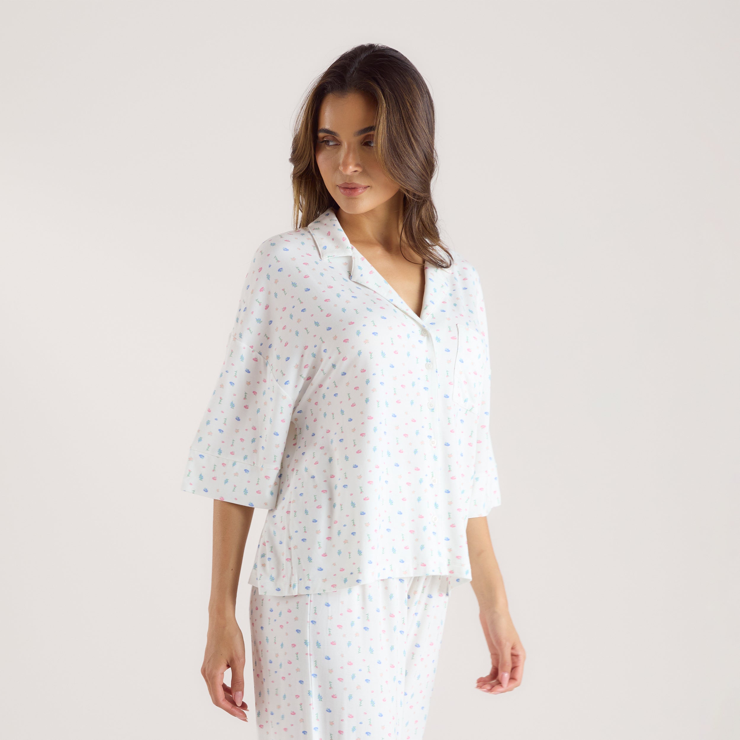 Modal Pyjama-Shirt mit kurzen Ärmeln | Modal Pyjama-Shirt mit kurzen Ärmeln - Florales Weiß