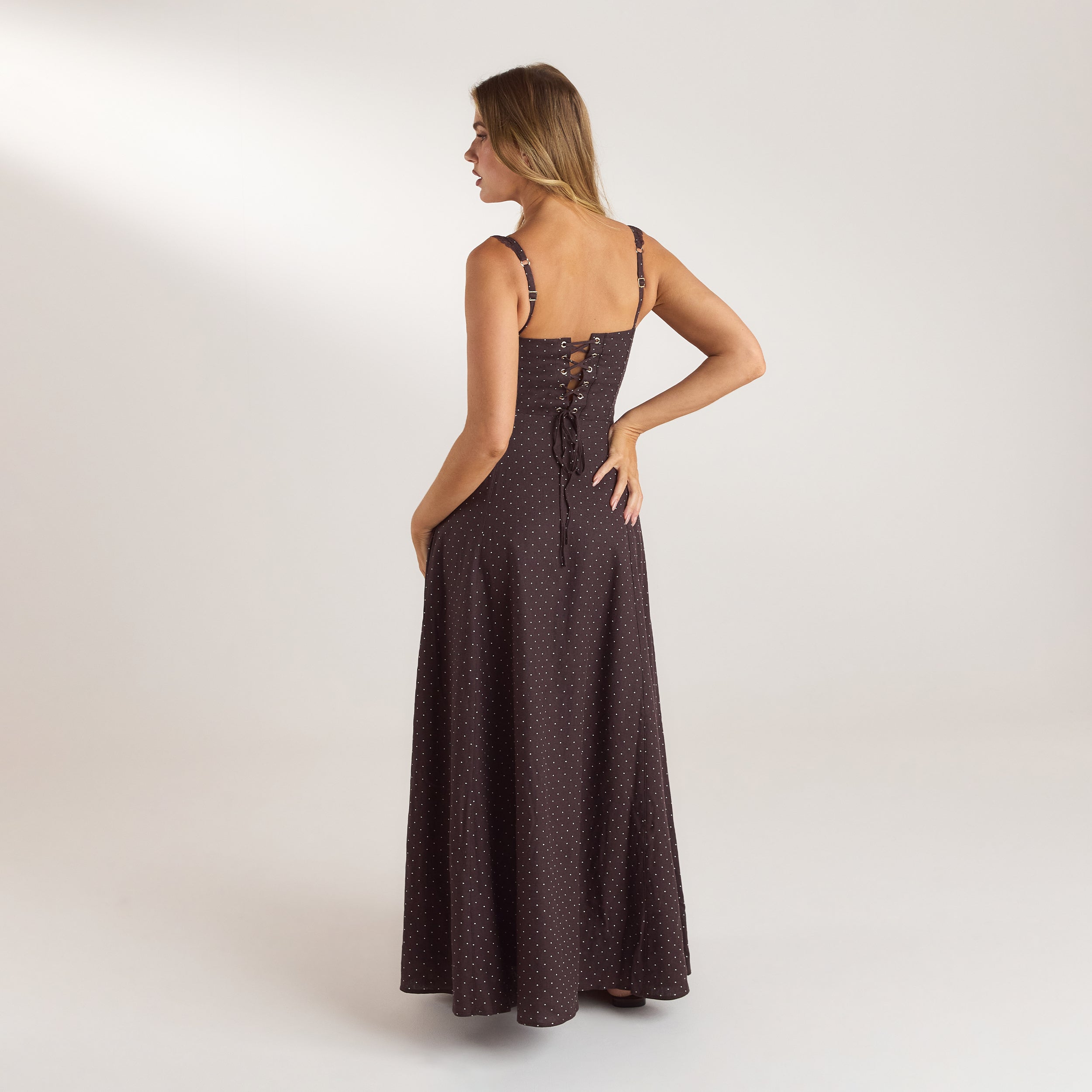 Maxikleid mit Spitzenbesatz | Maxikleid mit Spitzenbesatz - Schokolade mit Punkten