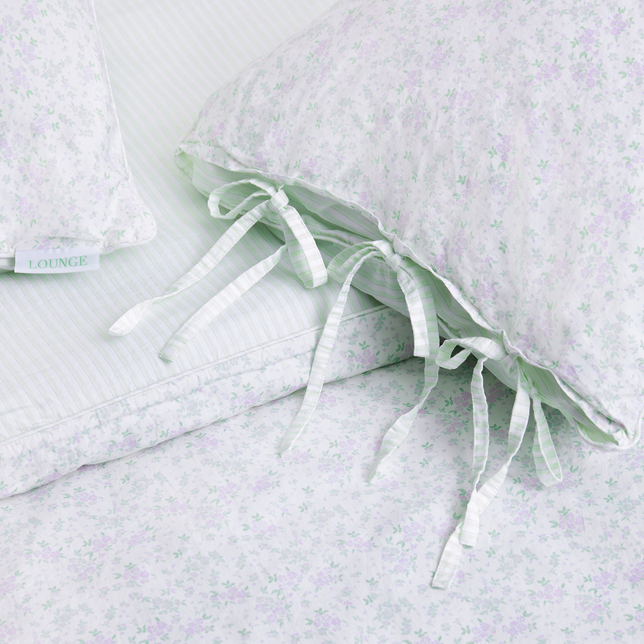 Bloom & Stripe Reversibler Bettbezug | Bloom & Stripe Reversibler Bettbezug - Salbei-Blumenmuster