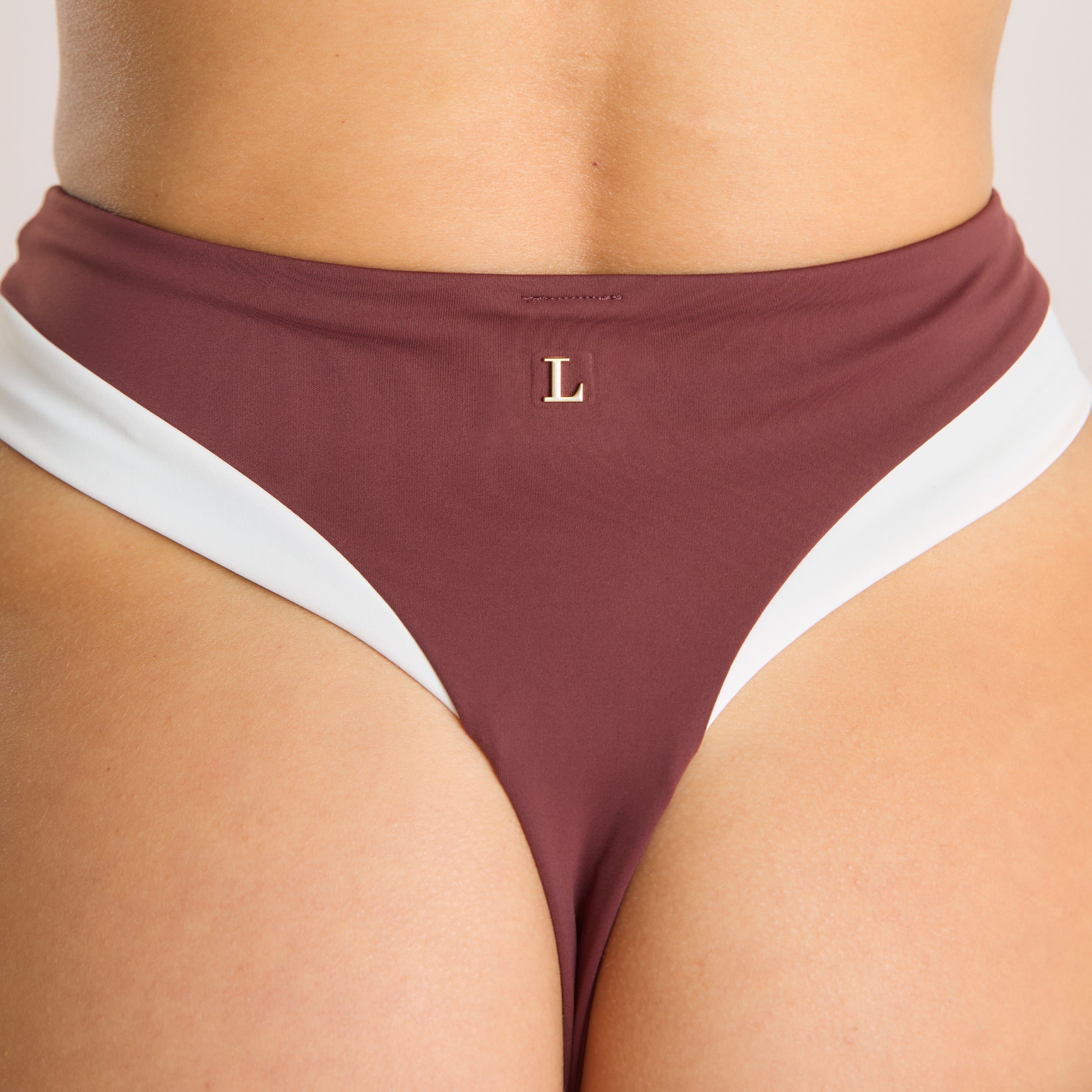 Monaco Hochtaillierter Bikini-String | Monaco Hochtaillierter Bikini-String - Pflaume