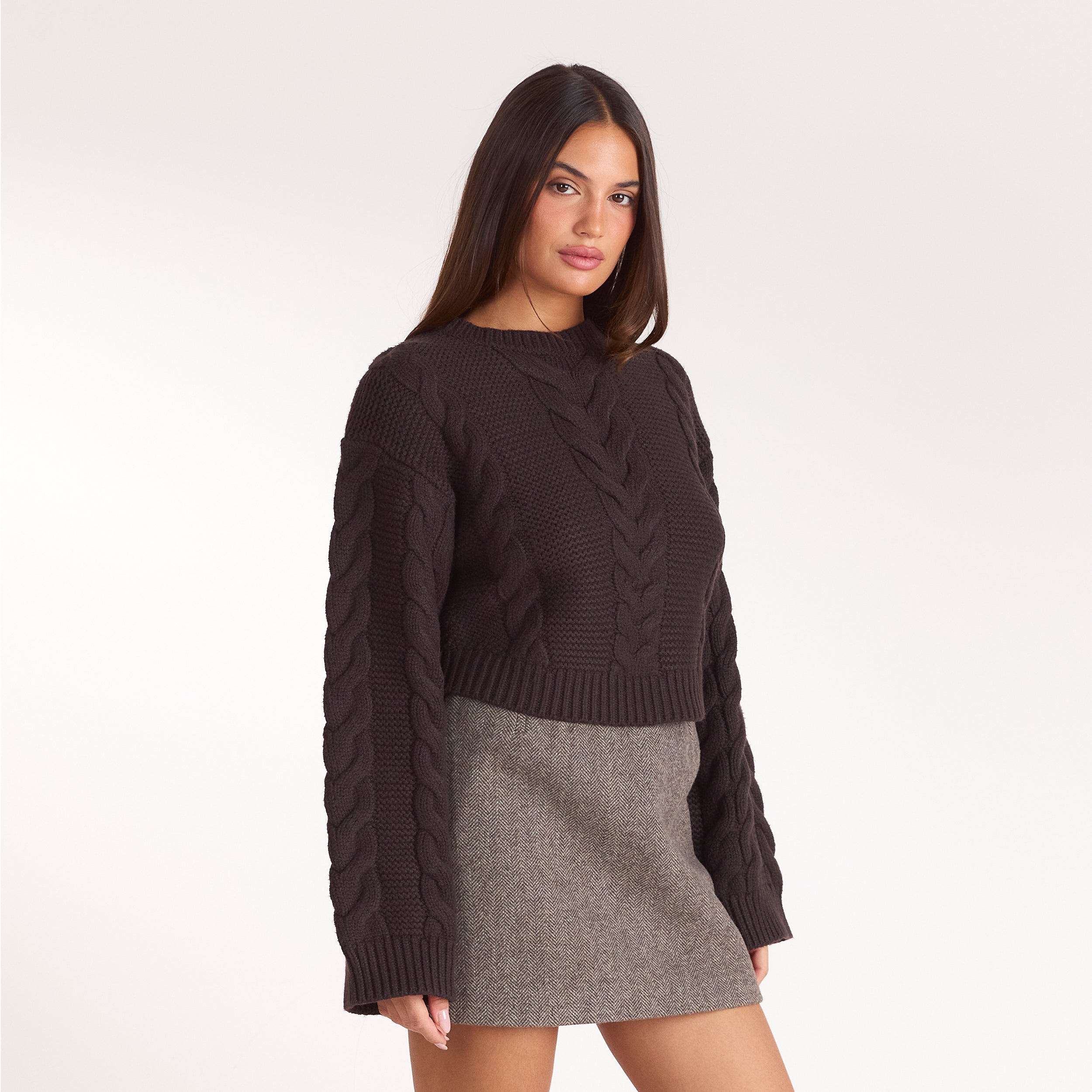 Kurzer Zopfstrickpullover | Kurzer Zopfstrickpullover - Dunkle Schokolade