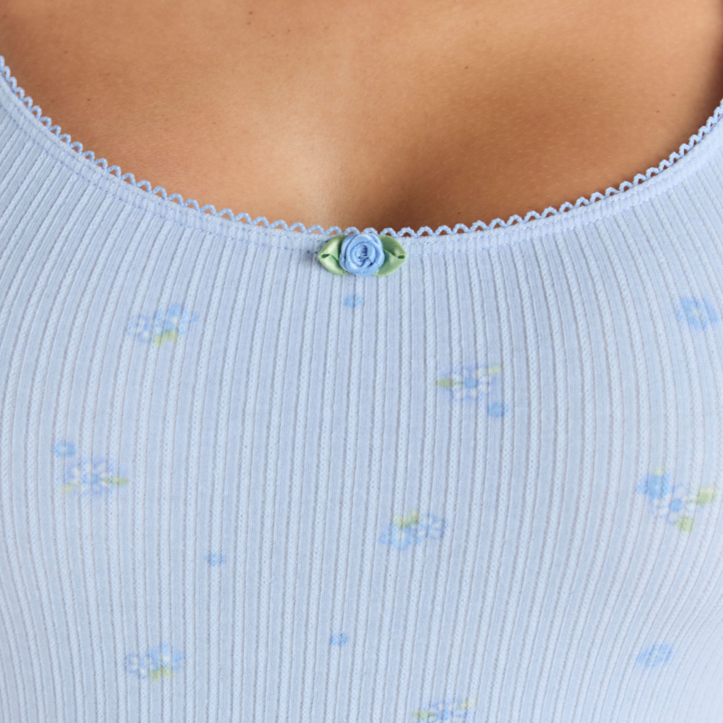 Gerippter Träger-Einteiler | Gerippter Träger-Einteiler - Florales Blau